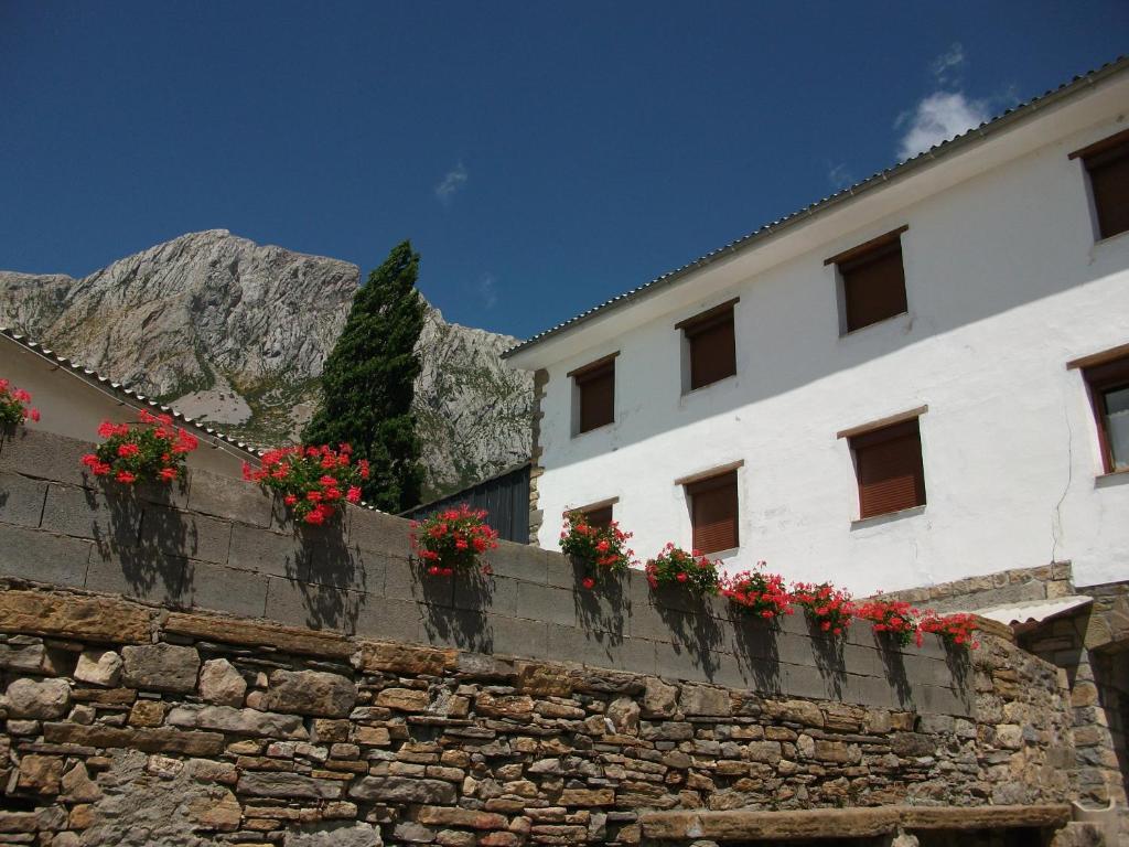 Apartamentos Arcos de Solana Vilas del Turbon Bagian luar foto